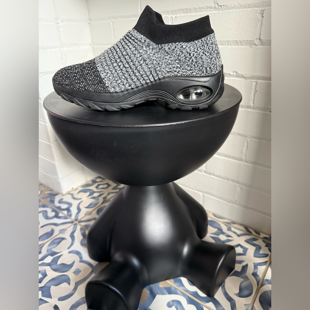 Black and Gray Slip-On Sneakers Unisex - Picture 4 of 4